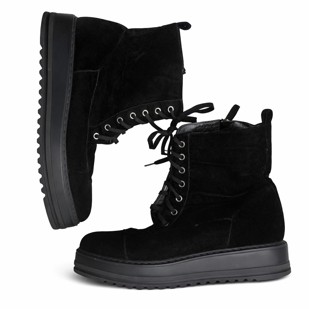 Barneys New York Black Lace-Up Women's Boots